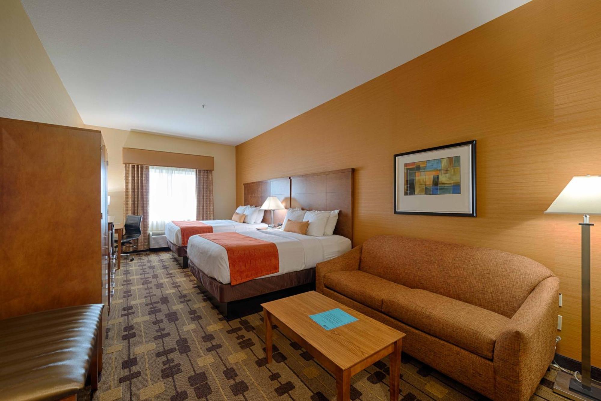 Best Western Plus Delta Inn & Suites Oakley Екстериор снимка