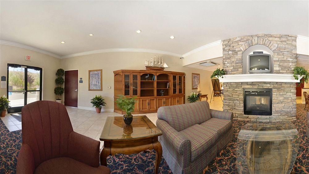 Best Western Plus Delta Inn & Suites Oakley Екстериор снимка