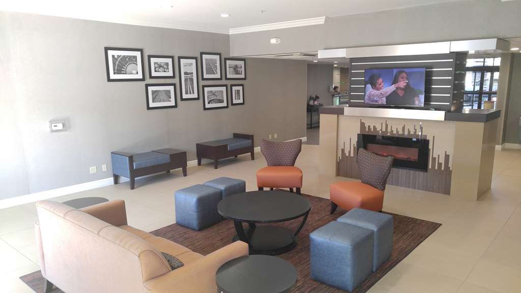 Best Western Plus Delta Inn & Suites Oakley Интериор снимка