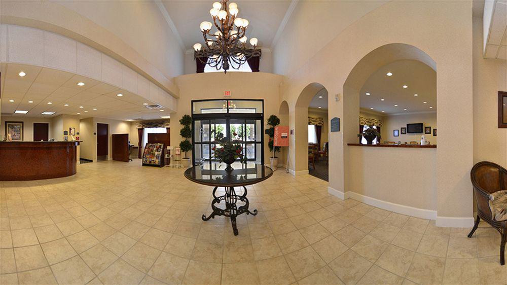 Best Western Plus Delta Inn & Suites Oakley Екстериор снимка